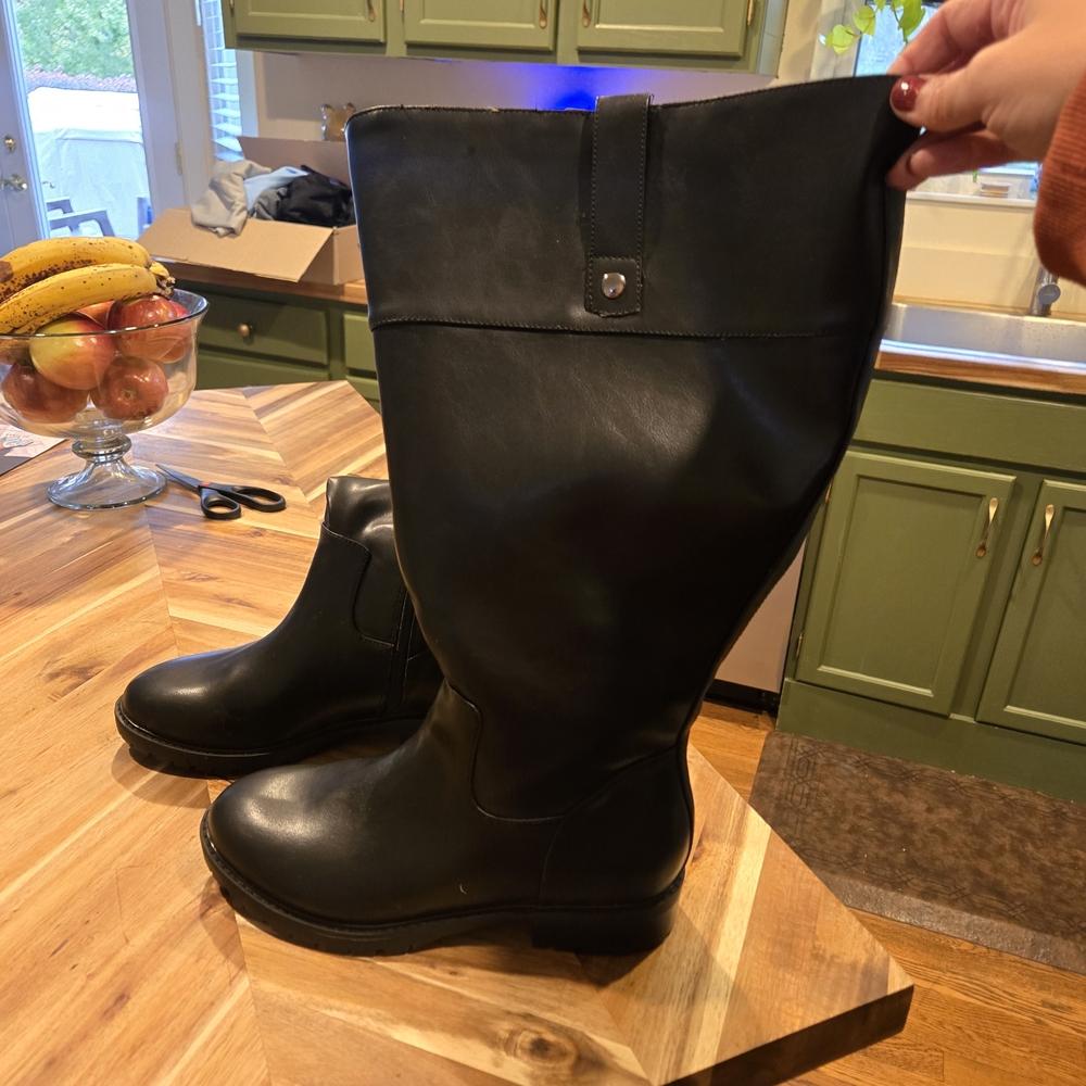 Black Knee-High Leather Boots